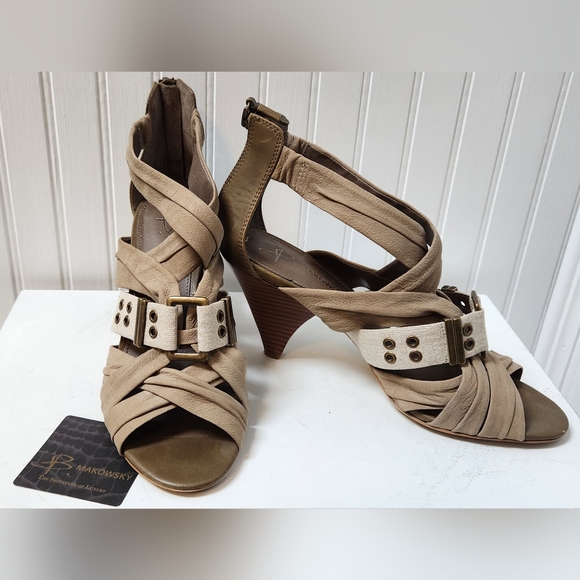 B Makowsky Ruched Saffron Stone Leather Stack Heel Sandals 9.5 EUC - Picture 1 of 9